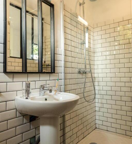 مبيت وإفطار La Jolie Longère Fleurie Tiny House Avec Piscine Et Jardin