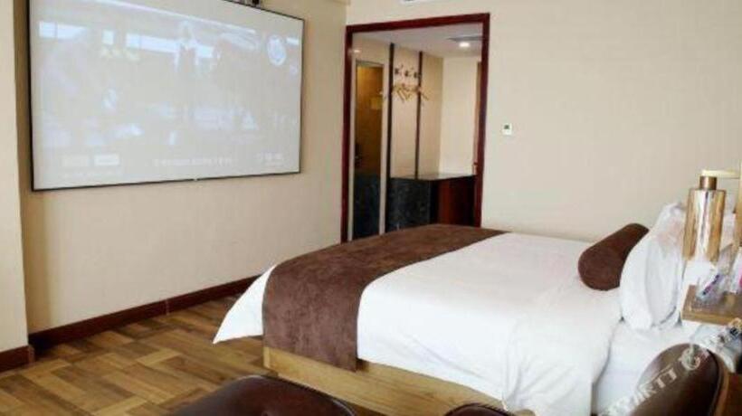 Hotel James Joyce Coffetel Baoding Railway Station