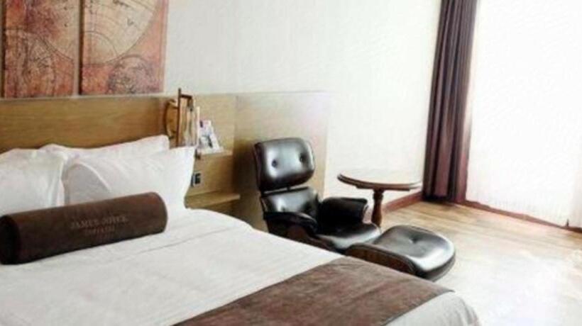 Hotel James Joyce Coffetel Baoding Railway Station