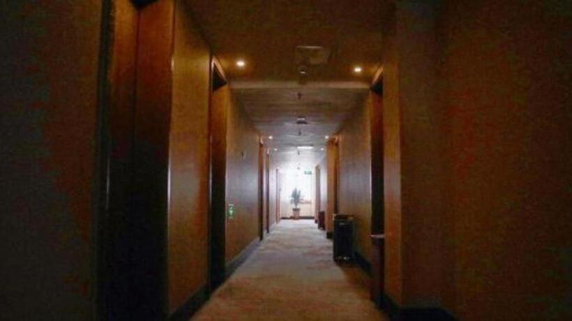 Hotel James Joyce Coffetel Baoding Railway Station