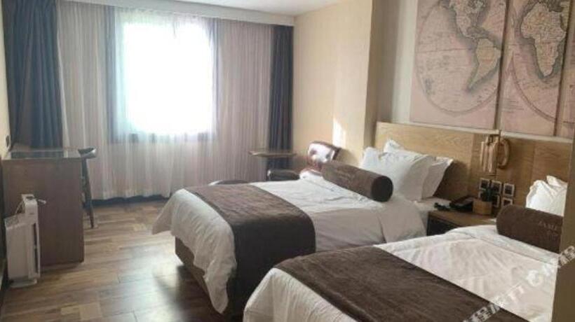 Hotel James Joyce Coffetel Baoding Railway Station