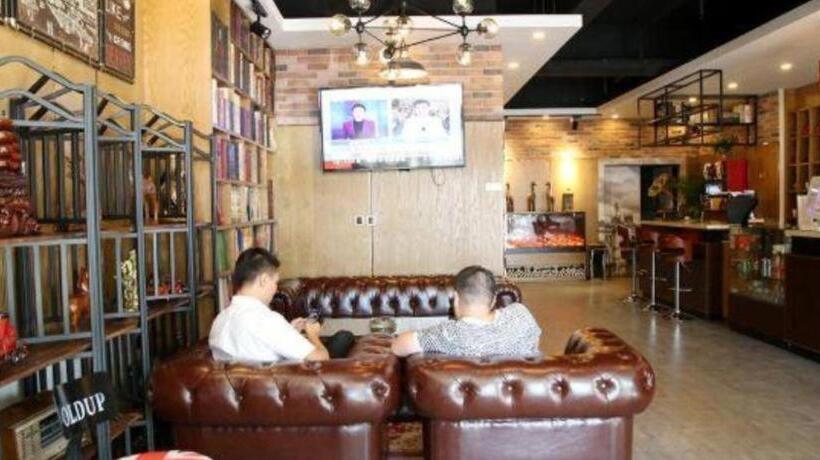 Hotel James Joyce Coffetel Baoding Railway Station