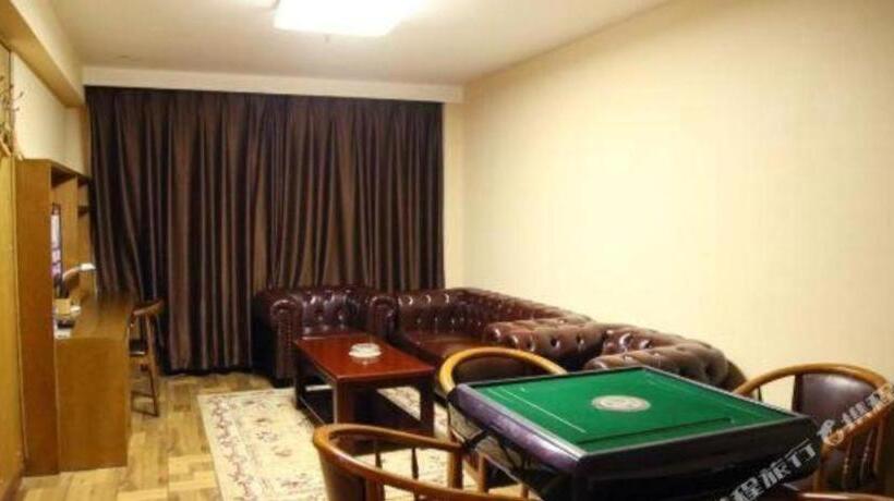 Hotel James Joyce Coffetel Baoding Railway Station