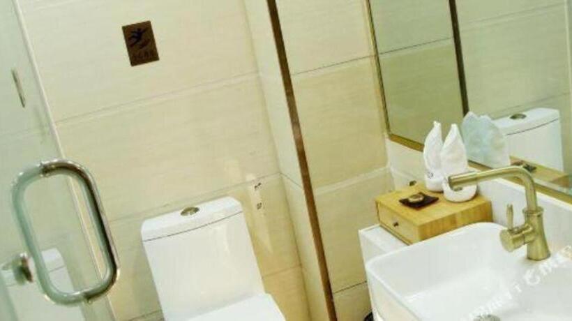 Hotel James Joyce Coffetel Baoding Railway Station