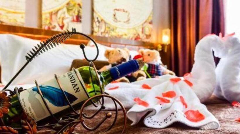 Hotel James Joyce Coffetel· Xining Chaidamu Road