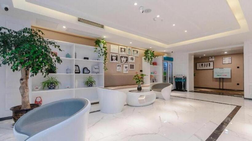 בית מלון כפרי Xana Lite Guiyang Huaguoyuan Shuangzi Towers