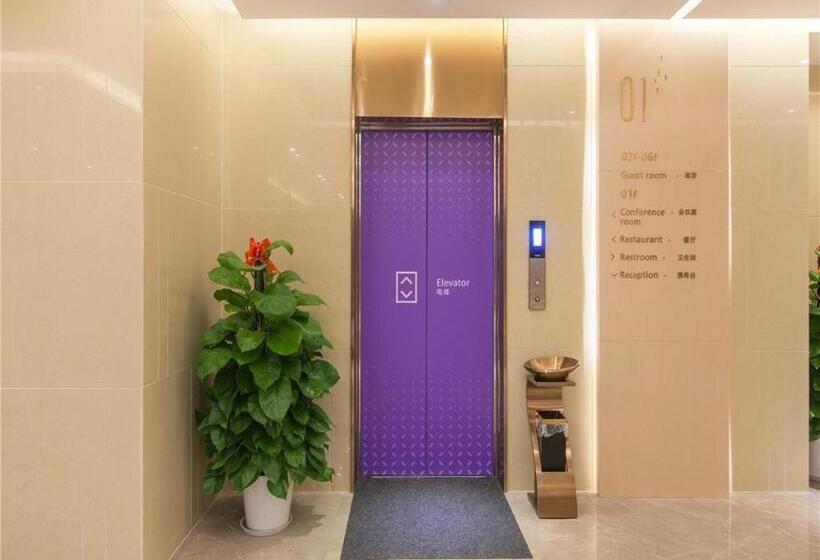 Lavande Hotels Wuhan Guanggu Yangjiawan Metro Station