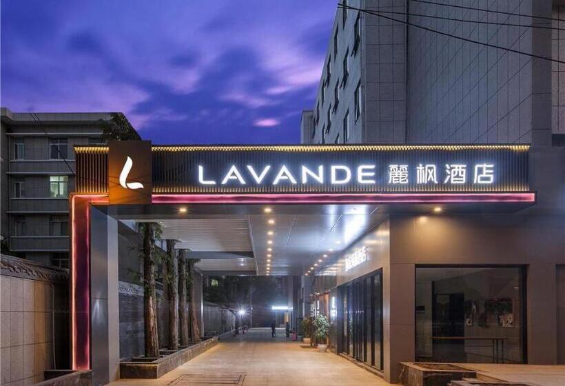 Lavande Hotels Wuhan Guanggu Yangjiawan Metro Station