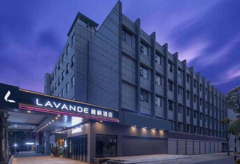 Lavande Hotels Wuhan Guanggu Yangjiawan Metro Station