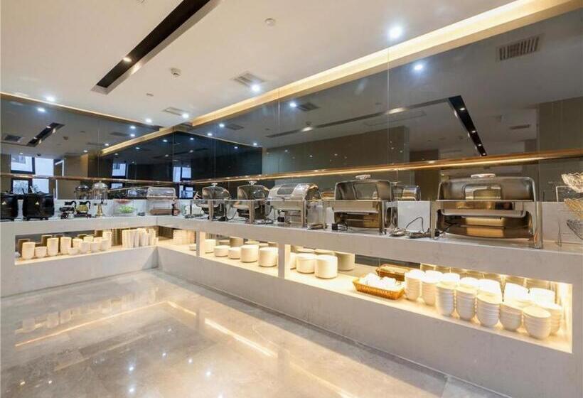 Lavande Hotels Wuhan Guanggu Yangjiawan Metro Station