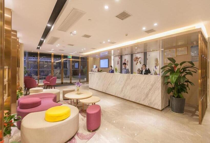 Lavande Hotels Wuhan Guanggu Yangjiawan Metro Station