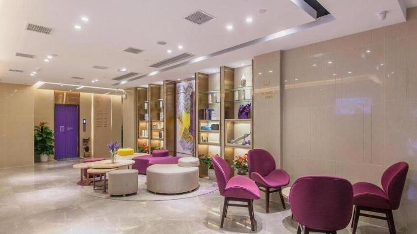 Lavande Hotels Wuhan Guanggu Yangjiawan Metro Station
