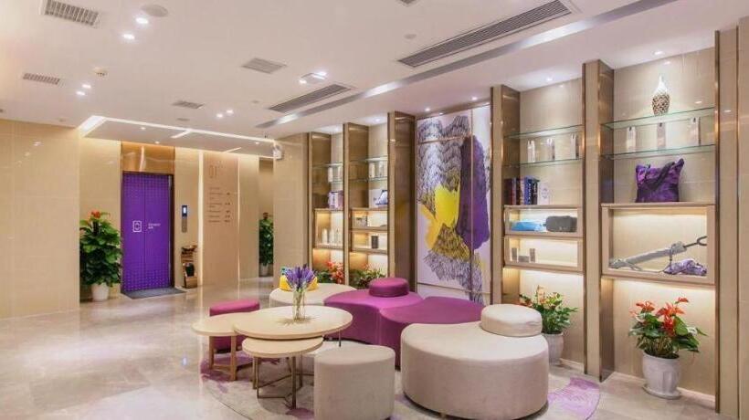 Lavande Hotels Wuhan Guanggu Yangjiawan Metro Station