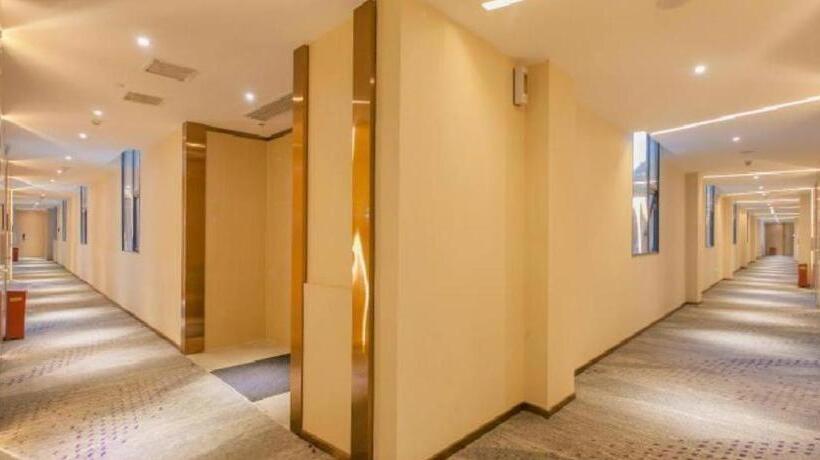 Lavande Hotels Wuhan Guanggu Yangjiawan Metro Station