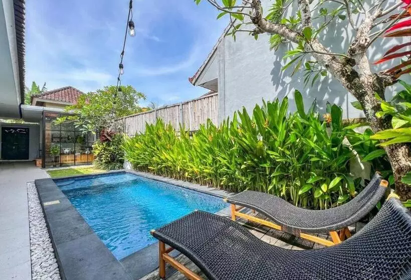 Majatalo Island Boy Guesthouse A Prime Location In Canggu