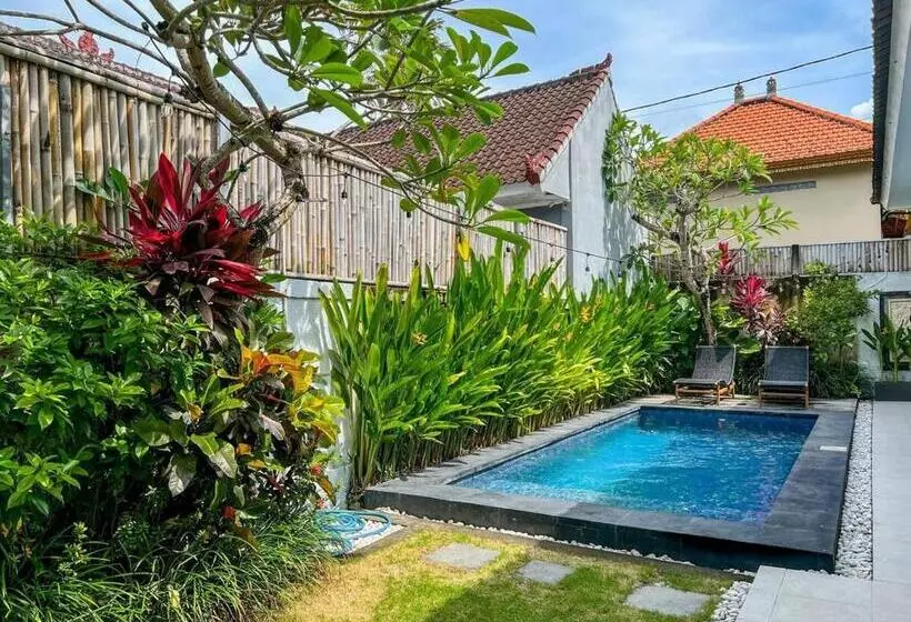 Majatalo Island Boy Guesthouse A Prime Location In Canggu