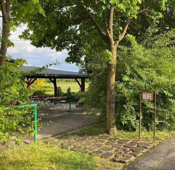 Пансион Konkoly Lovarda és Vendégház Lenti