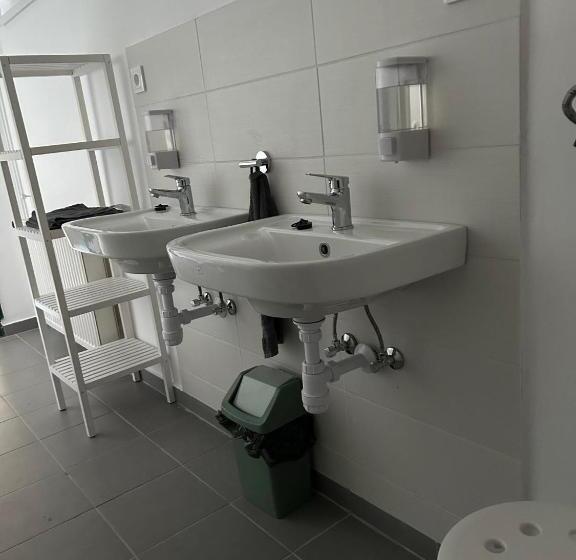 Пансион Konkoly Lovarda és Vendégház Lenti