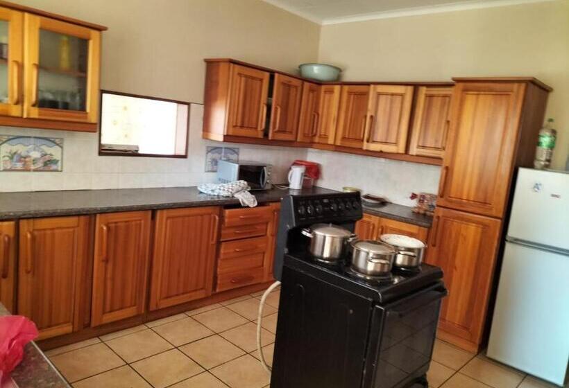 پانسیون Restwell Accommodation