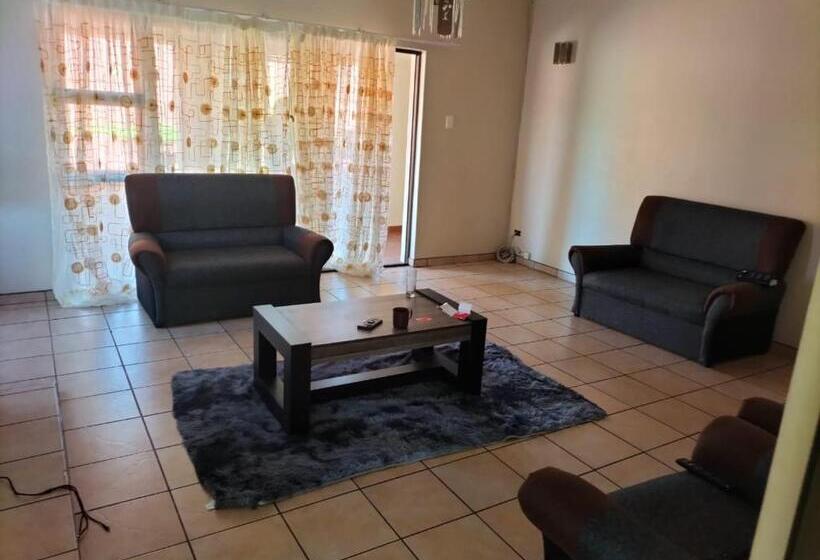 پانسیون Restwell Accommodation