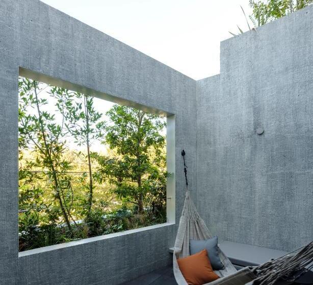 منتجع Not A Hotel Fukuoka