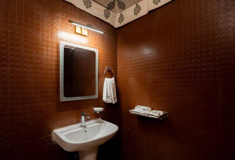 Vaani Greens Resort, Kaziranga