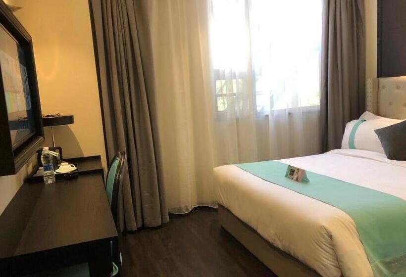 Xana Hotelle Hubei University