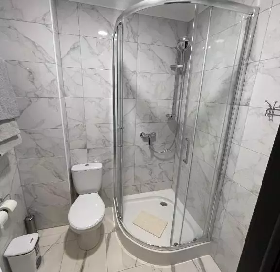 Hotelli ні пуху, ні пера!