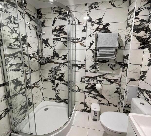 Hotel ні пуху, ні пера!