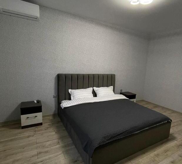 ホテル ні пуху, ні пера!