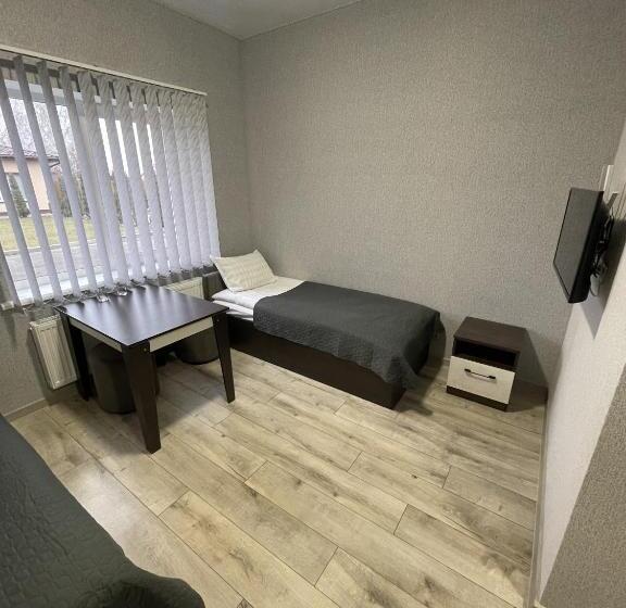 Hôtel ні пуху, ні пера!