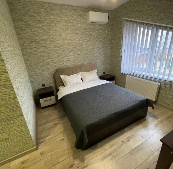 Hotel ні пуху, ні пера!