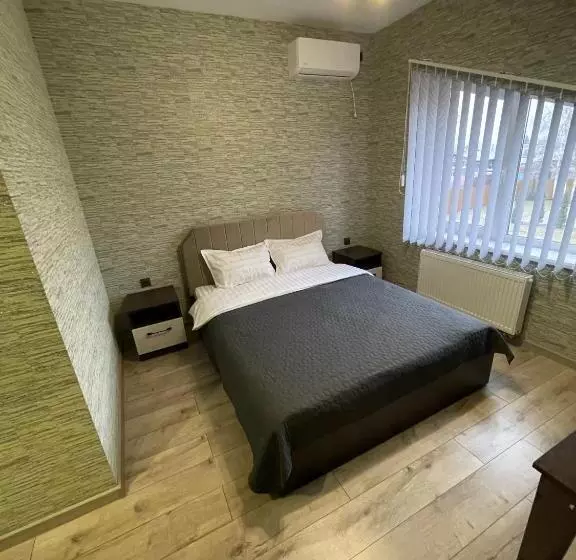 Hotelli ні пуху, ні пера!