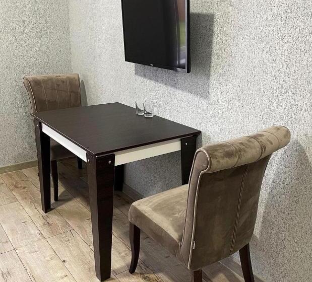 Hotel ні пуху, ні пера!