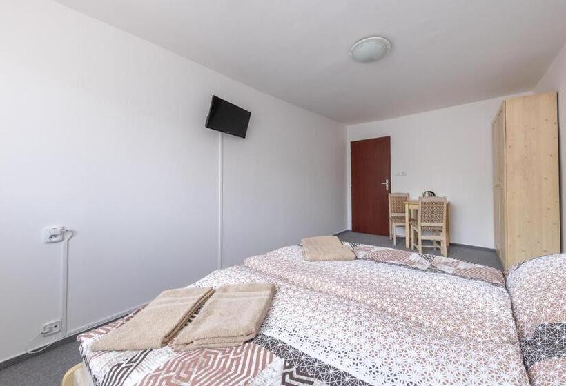 בית מלון כפרי Pivovar Polička