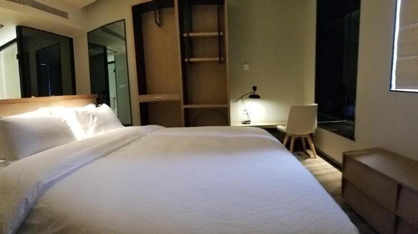 Отель Unijoy Cityinn Oct Loft Shenzhen有集城市客栈创意园店