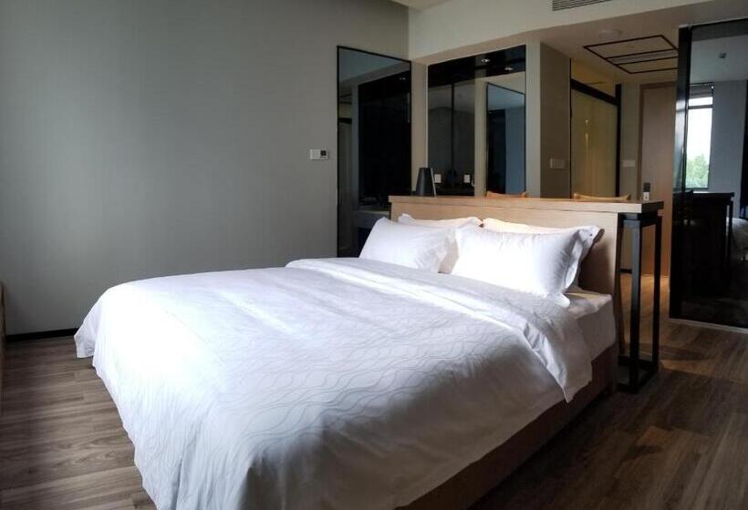 Отель Unijoy Cityinn Oct Loft Shenzhen有集城市客栈创意园店