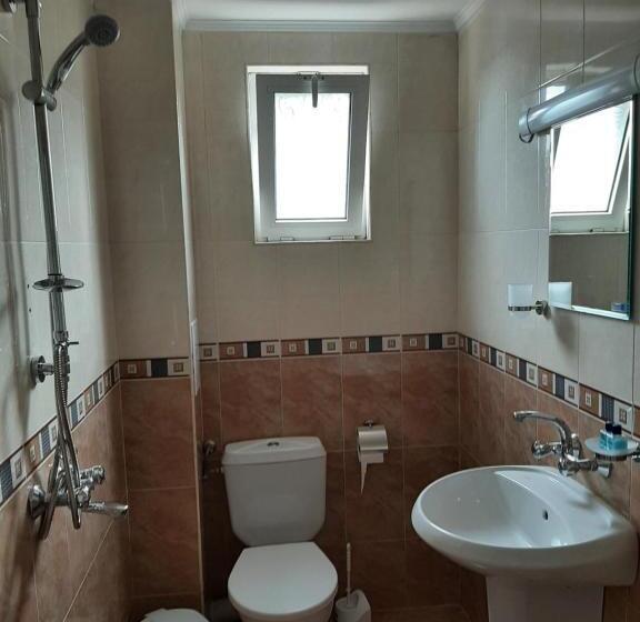 Pensão самостоятелни стаи елинор