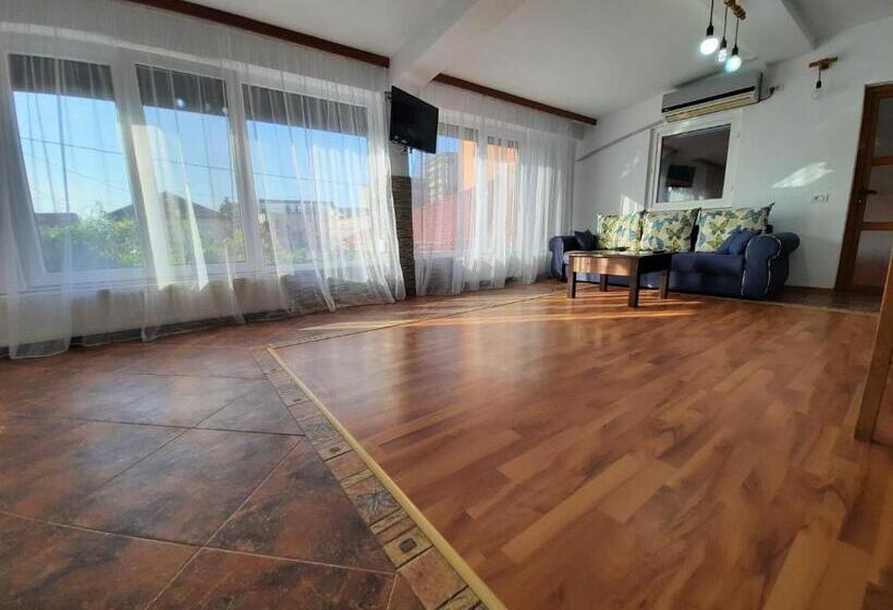 Pensjonat Apartament 3 Papuci