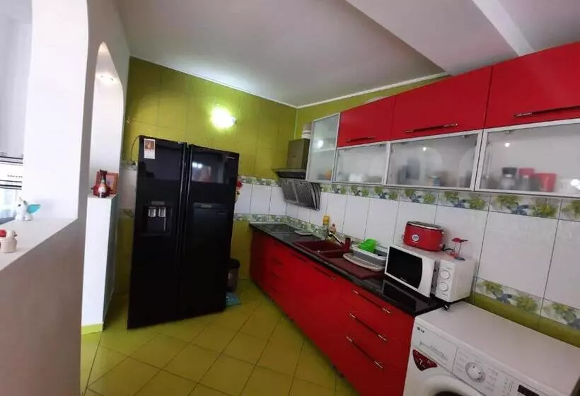 Pensió Apartament 3 Papuci