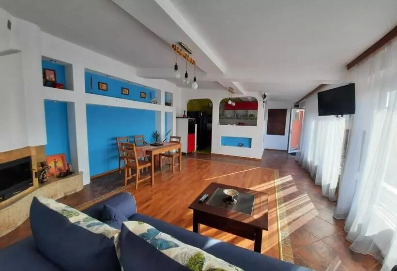 Pensió Apartament 3 Papuci