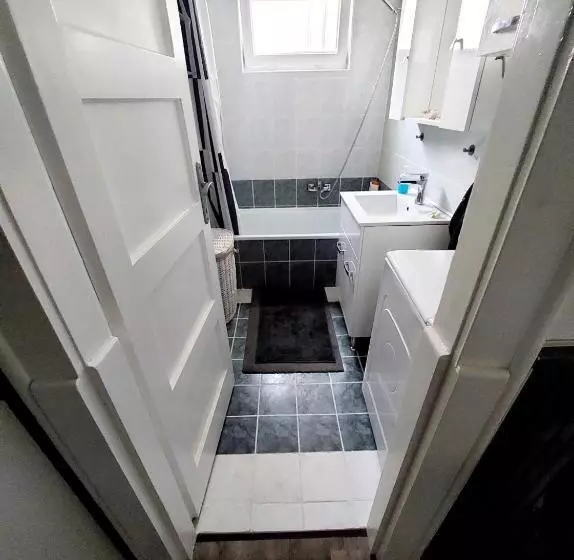 پانسیون Newmidi Studio Terrace, Wifi