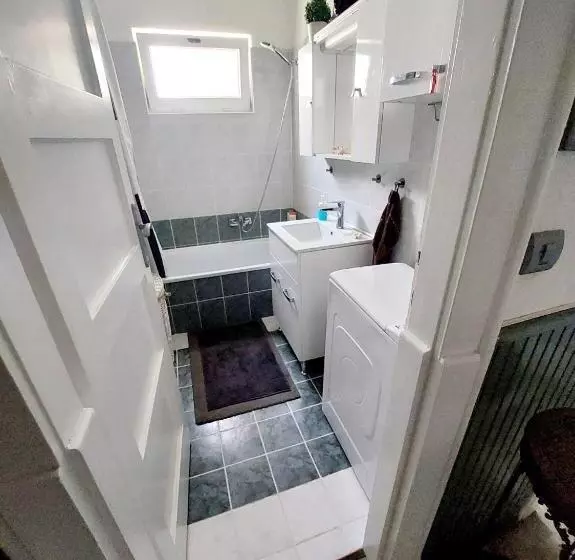 پانسیون Newmidi Studio Terrace, Wifi