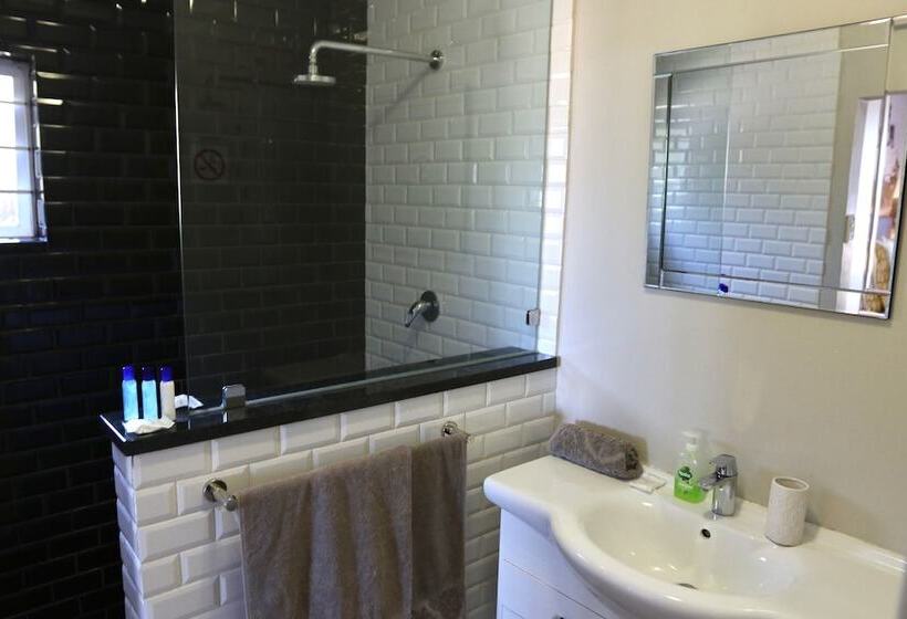 مبيت وإفطار Chopper Corner