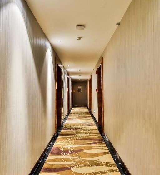 Hongyang Hotel Shenzhen North Railway Station