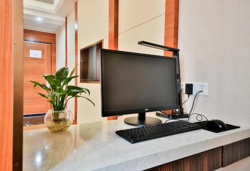 Hongyang Hotel Shenzhen North Railway Station