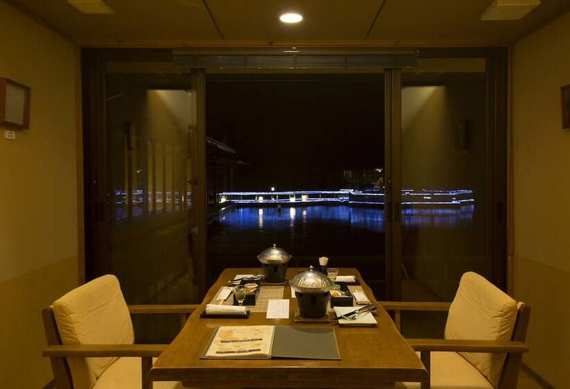 Ryokan Onsensui Pool & Fufu Rotenburo No Hanareyado Yurian