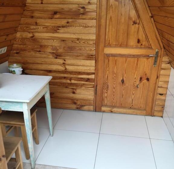 호스텔 номера в деревянных домиках