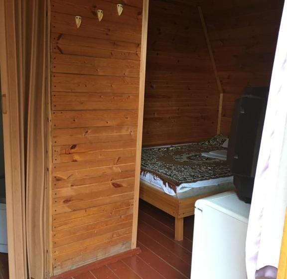 호스텔 номера в деревянных домиках