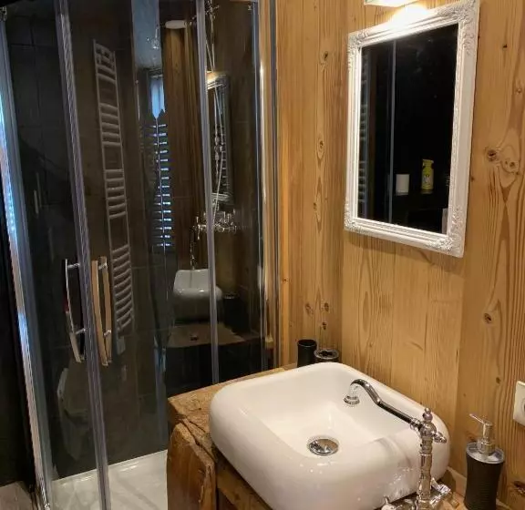 Aamiaismajoitus (B&B) Chez Fred Et Carine